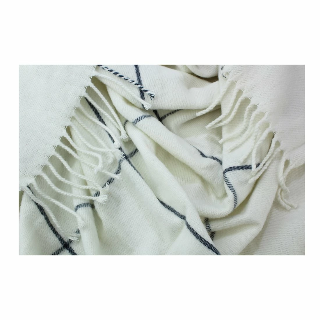 Acomoda Textil - Manta Con Flecos 130x170 Cm. Manta 100% Acrílica De Cuadros, Cómoda, Suave Y Cálida. Plaid Para Sofá, Sillón, Cama Y Viaje. (Beige) - Imagen 3