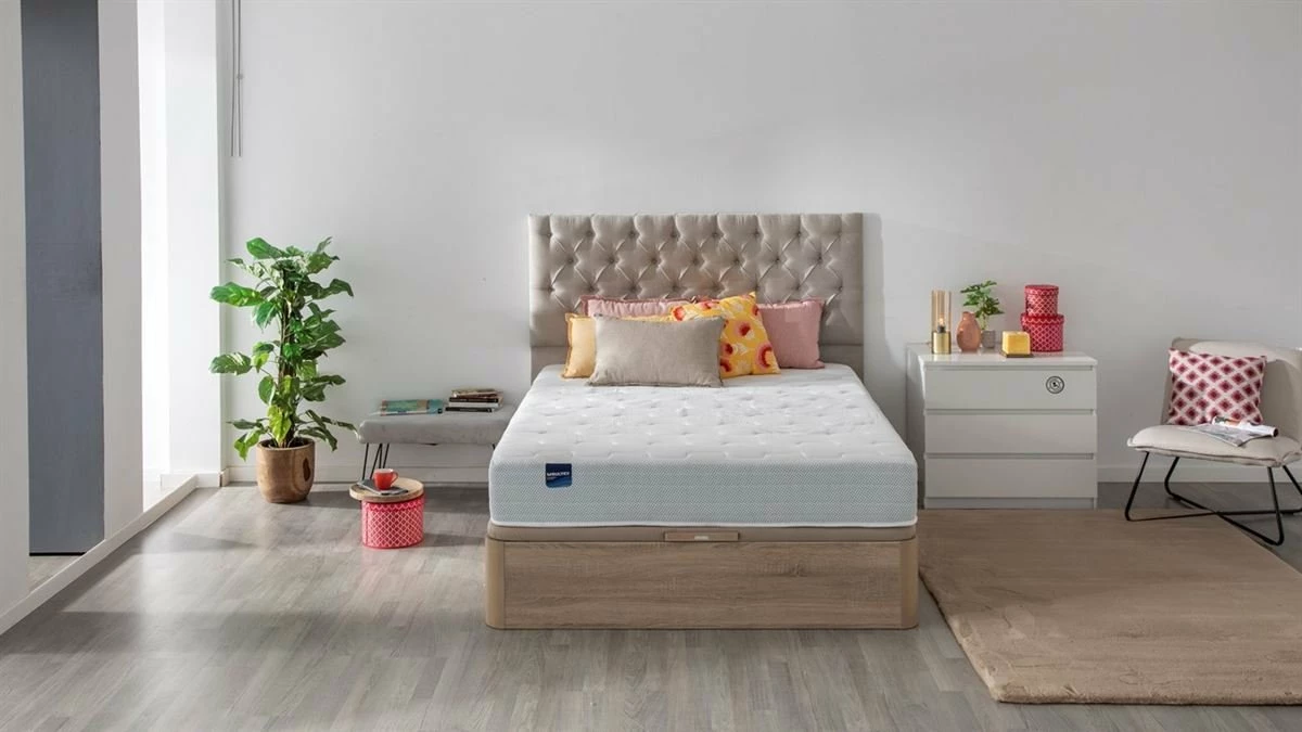 Colch贸n PEGASUS 8K BULTEX De Material Celular 135X190 + Canap茅 Gratis Pikolin Color Natural - Imagen 2